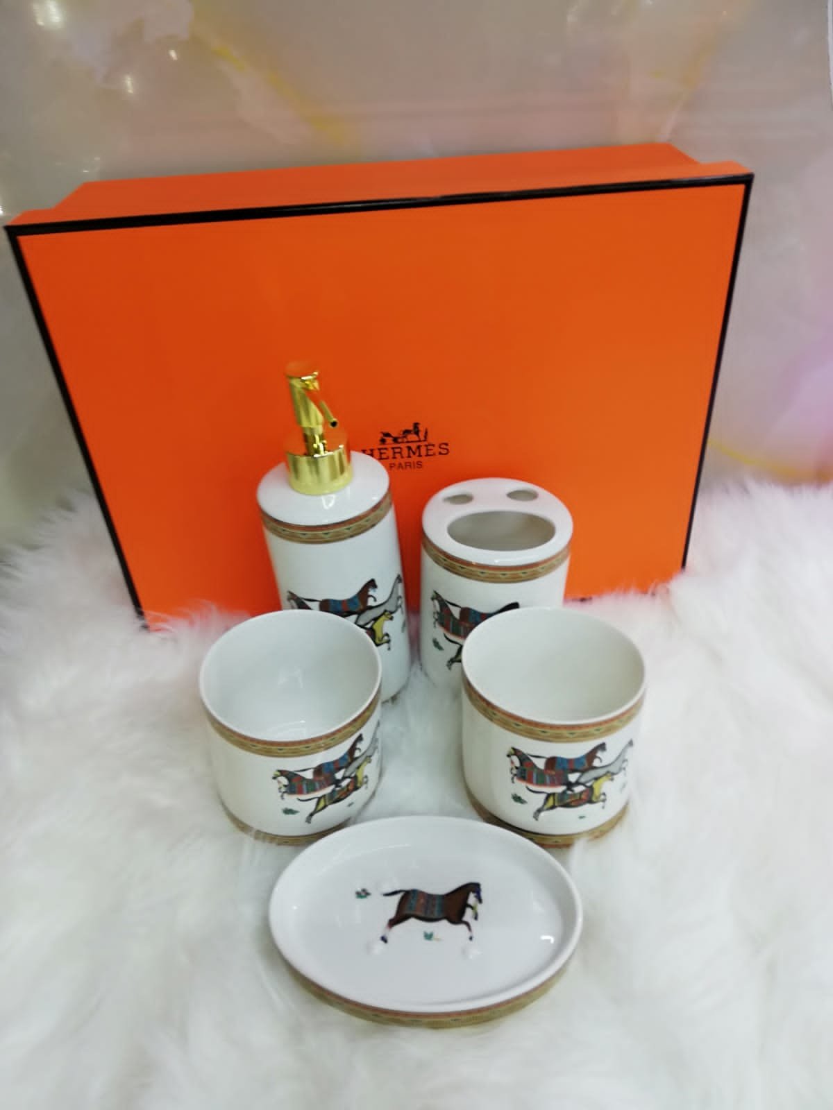 Bathroom soap set from Hermes - Image 2 of 2