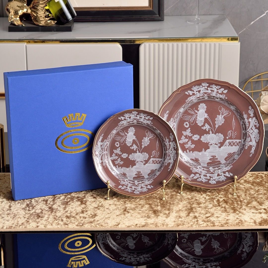 Ginori Plates set of two in  Castagna color