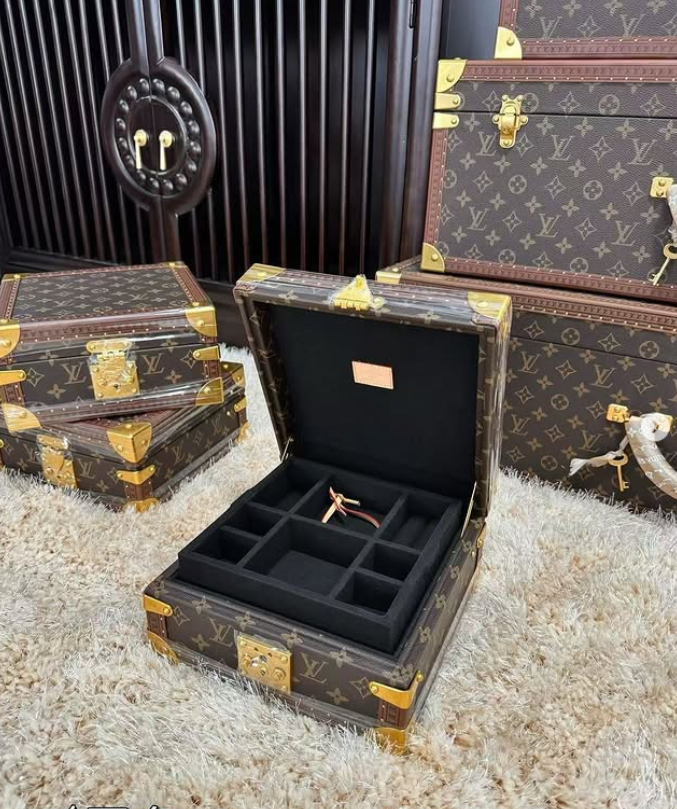 New Product #855 - Louis Vuitton Antiques | Aleppo Gift UAE