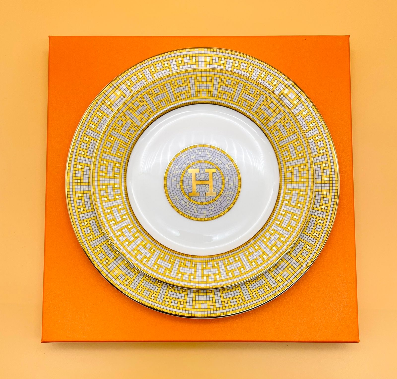 Plates set of 2 golden color from Hermes