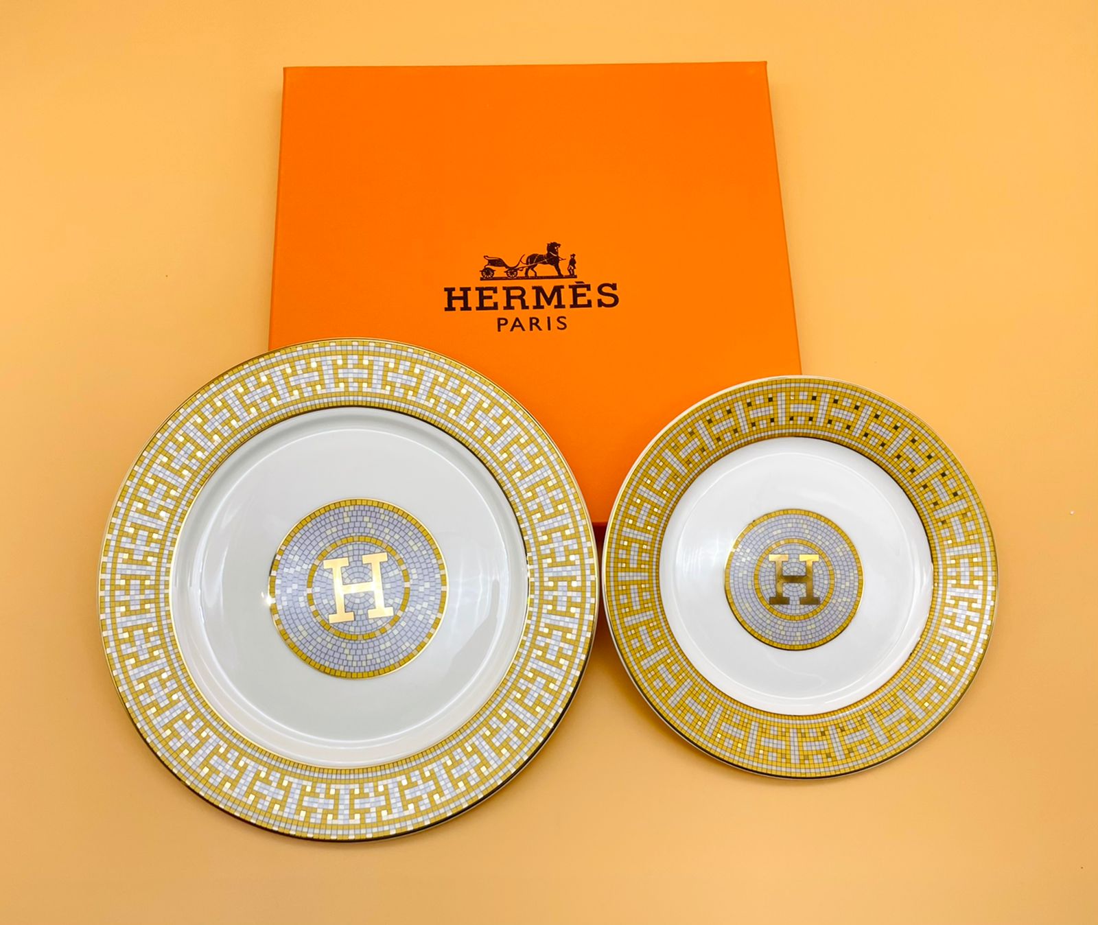 Plates set of 2 golden color from Hermes