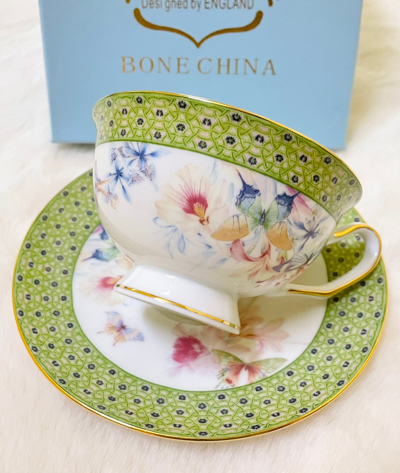 Tea cup with saucer, single cup.