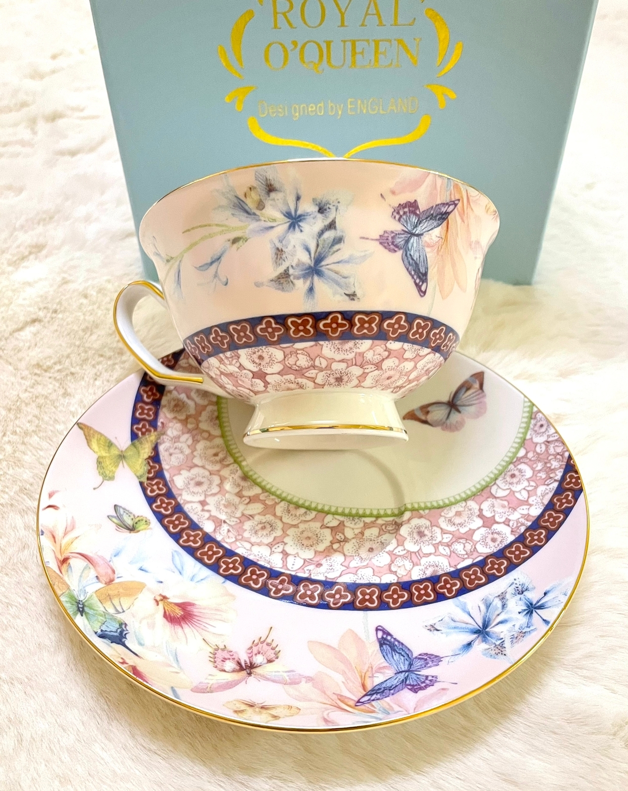 Tea cup with saucer, single cup.