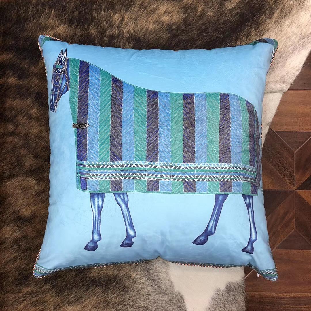 High-end Velvet cushion