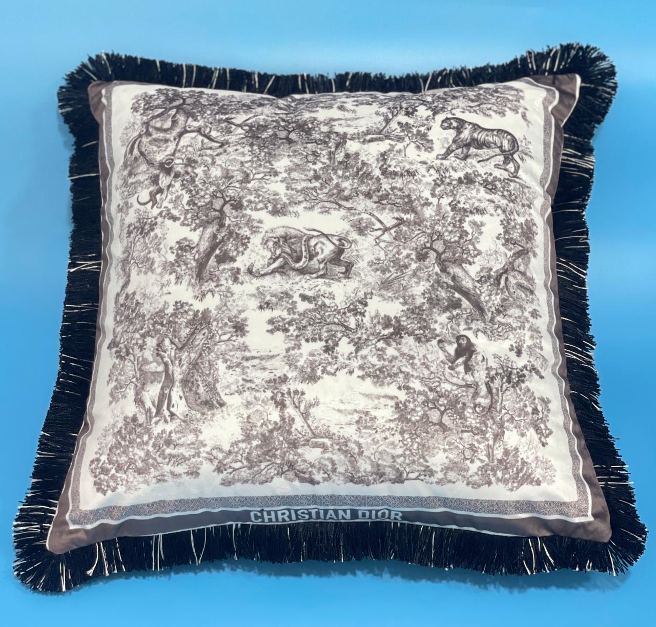 High-End Velvet Cushion case with tassel and pillow