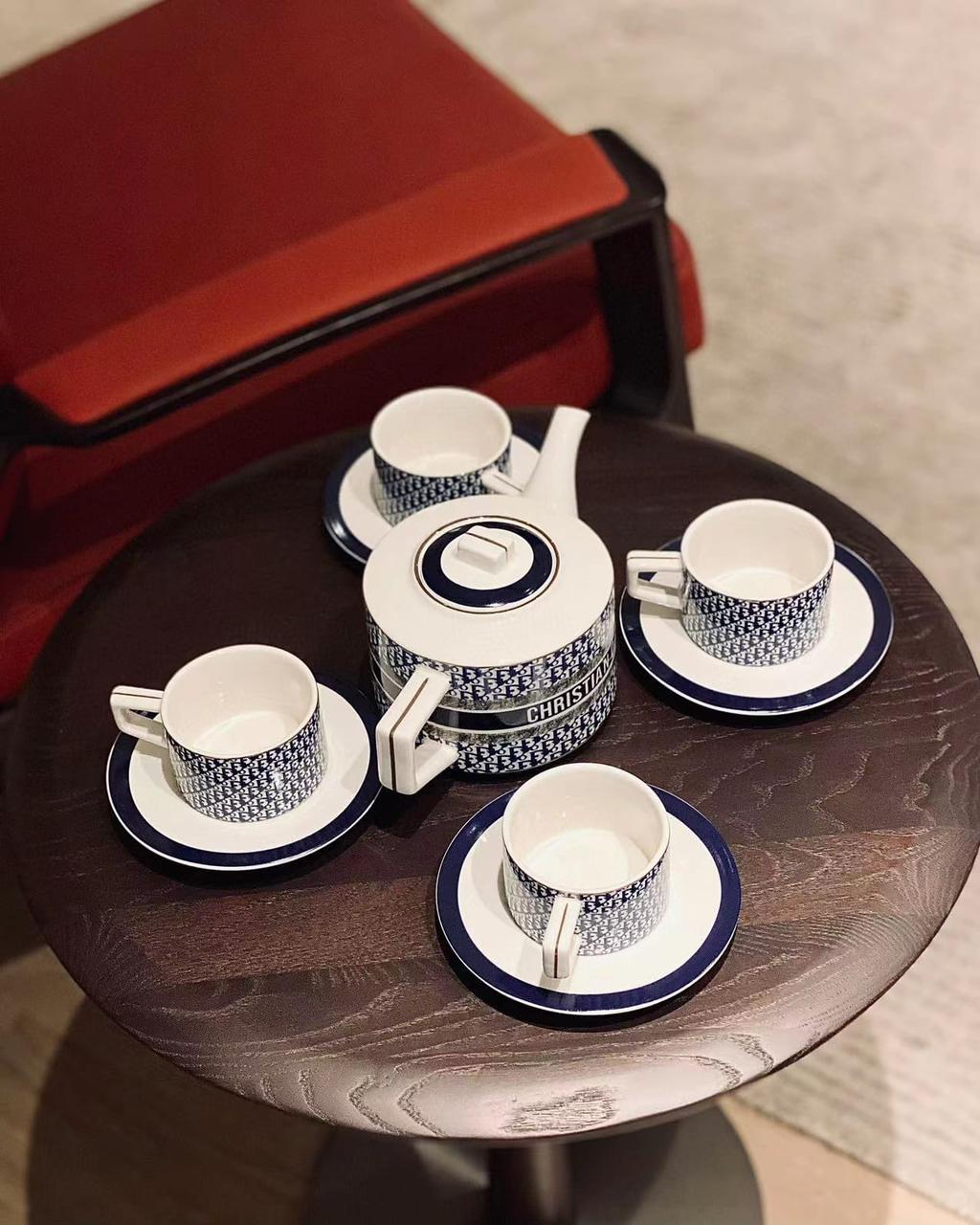 Dior tea set of four cups and a pod