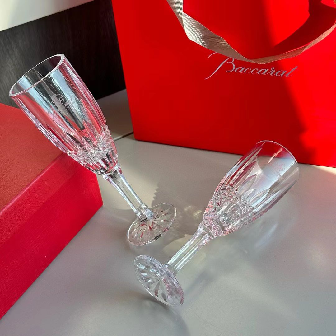 Set of two Baccarat long cristals glasses