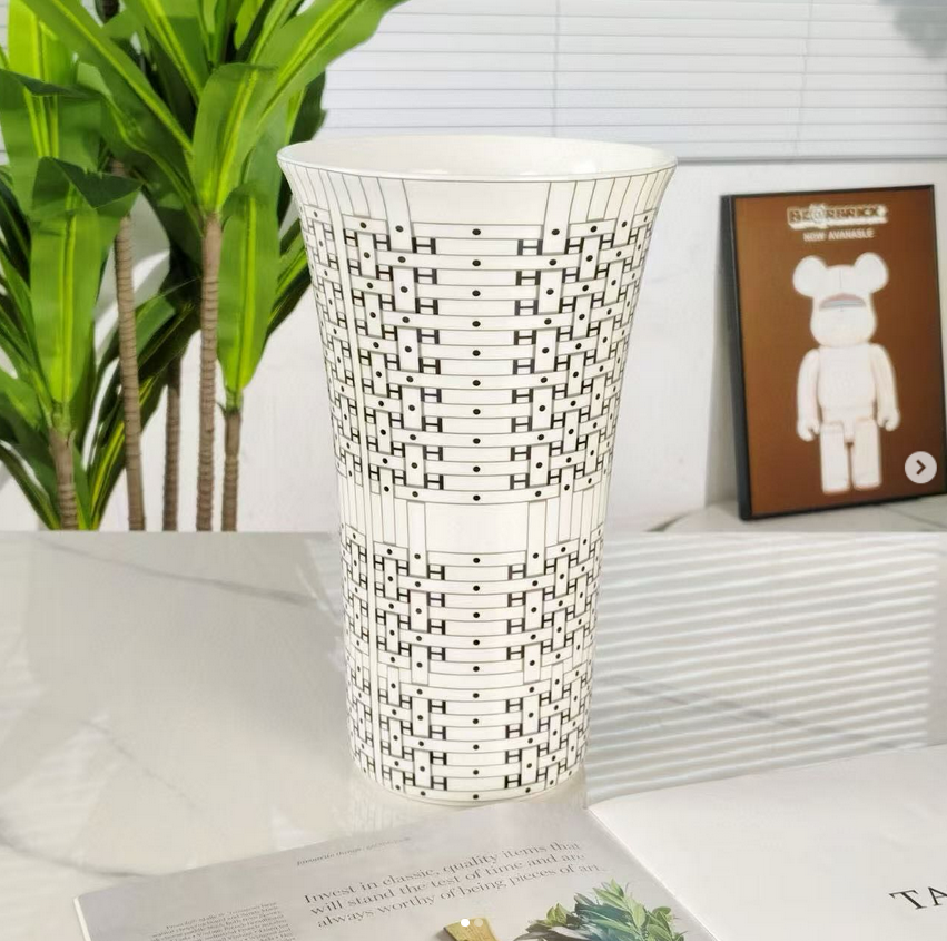 Hermès White/Blue Porcelain Medium Vase - Hermes Vase | Aleppo Gift UAE